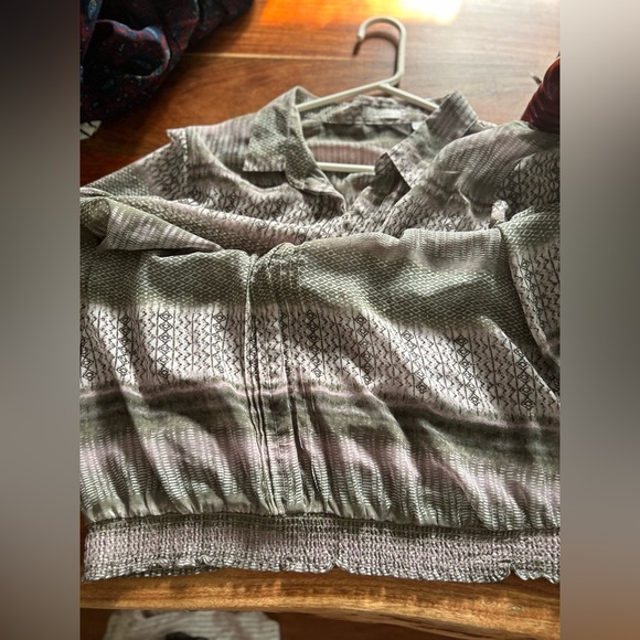 Reitmans sheer blouse size XL - Picture 5 of 5